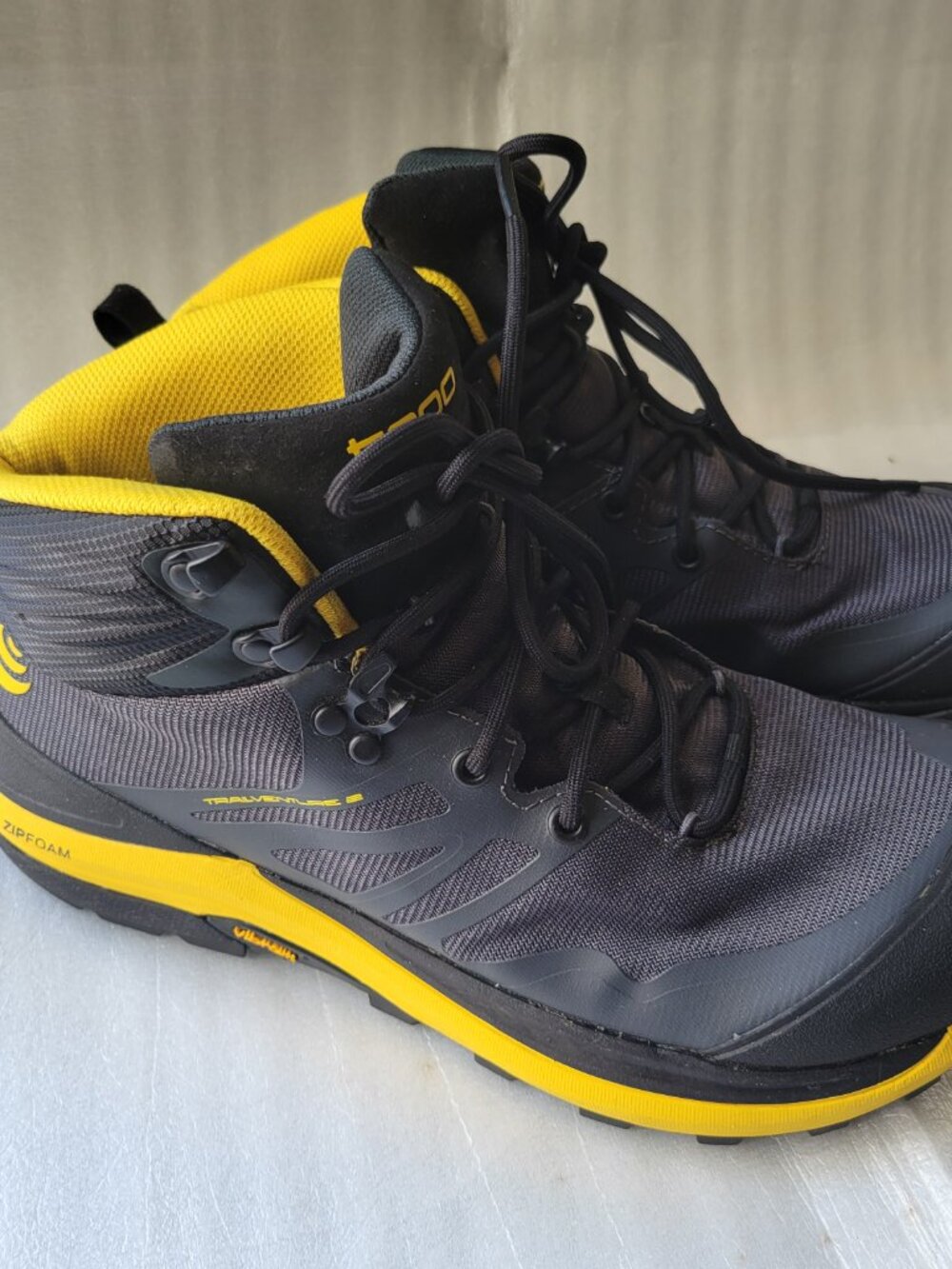 NIB! Topo Trailventure 2 low drop Hiking Boots Men Charcoal/Mustard 9 M053 - Picture 7 of 16